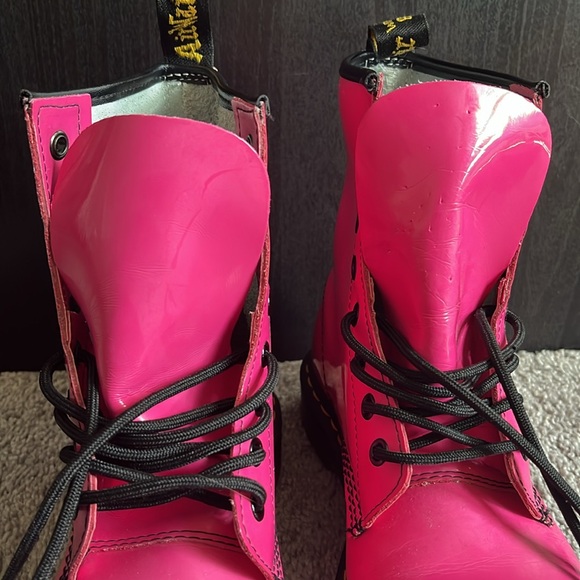 [SOLD ON ANOTHER PLATFORM] Hot Pink Patent Leather Dr. Martens 1460 Boots - Picture 9 of 10